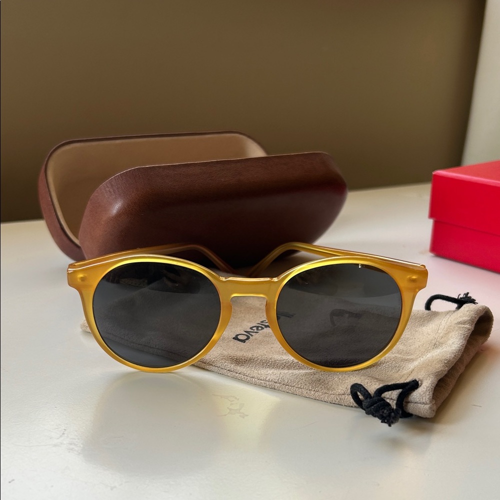 Illesteva Amber Sunglasses with Dark Lenses